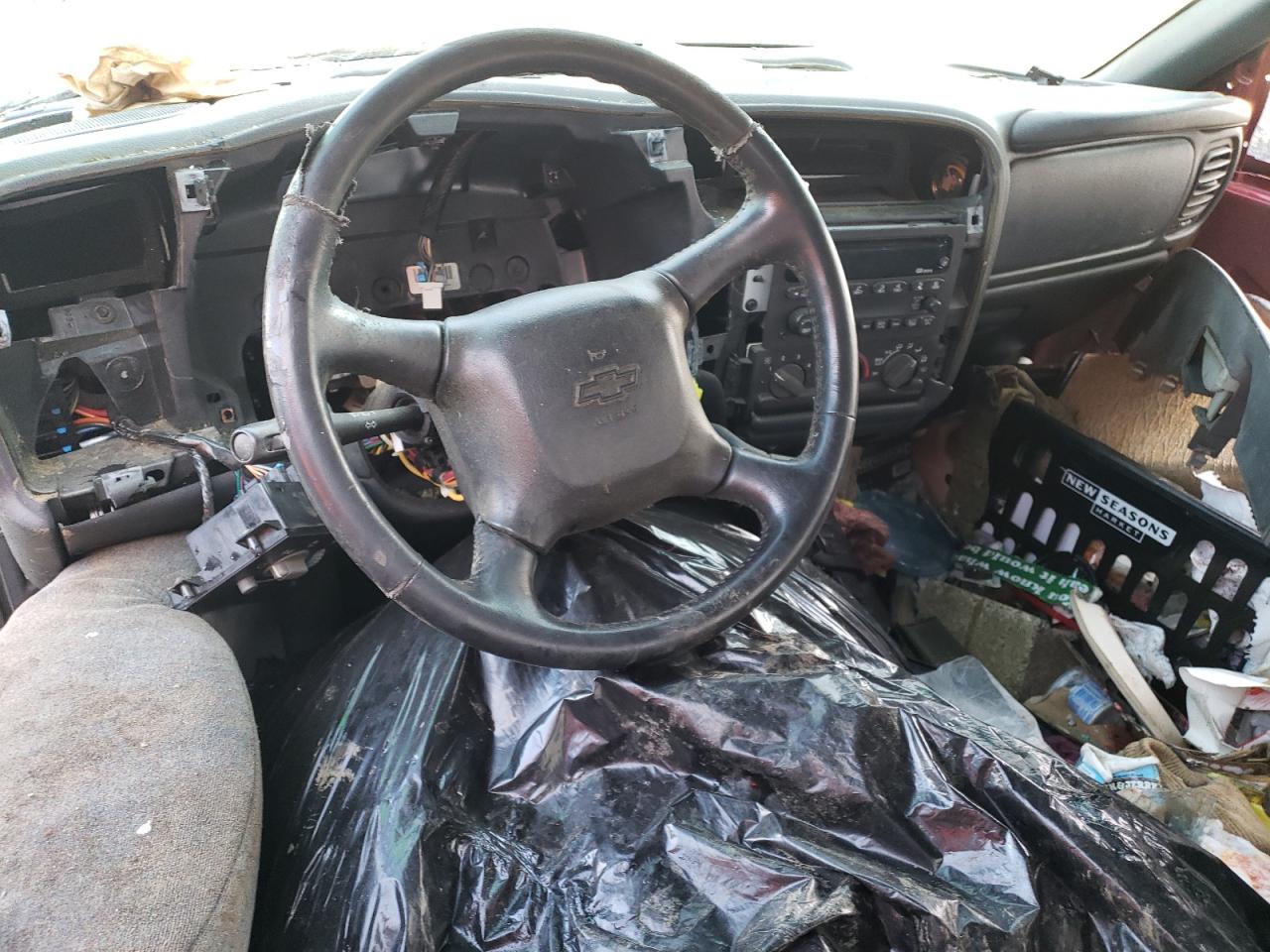 2002 Chevrolet S-10 Pickup - Image 8