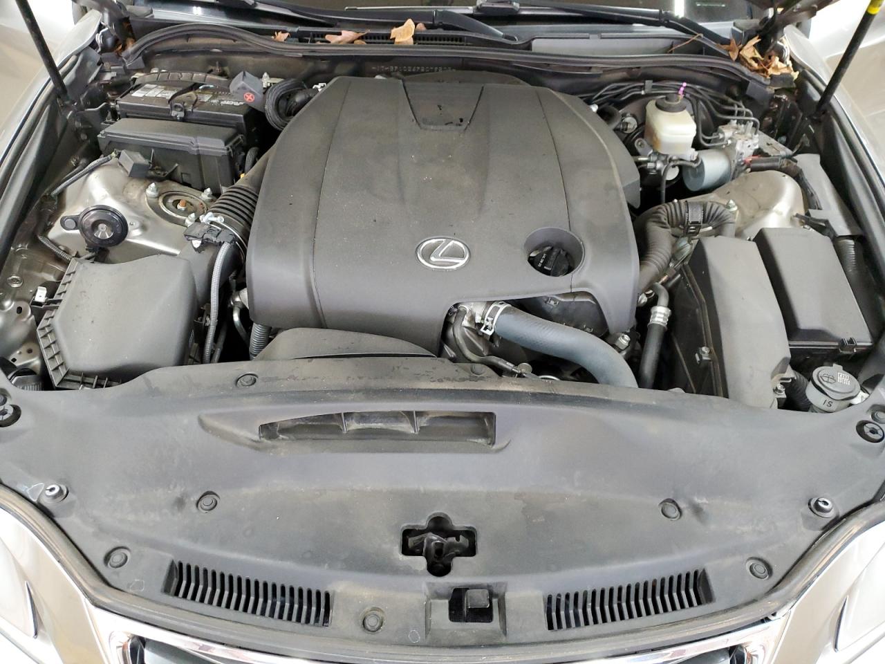 2015 Lexus IS - Image 11