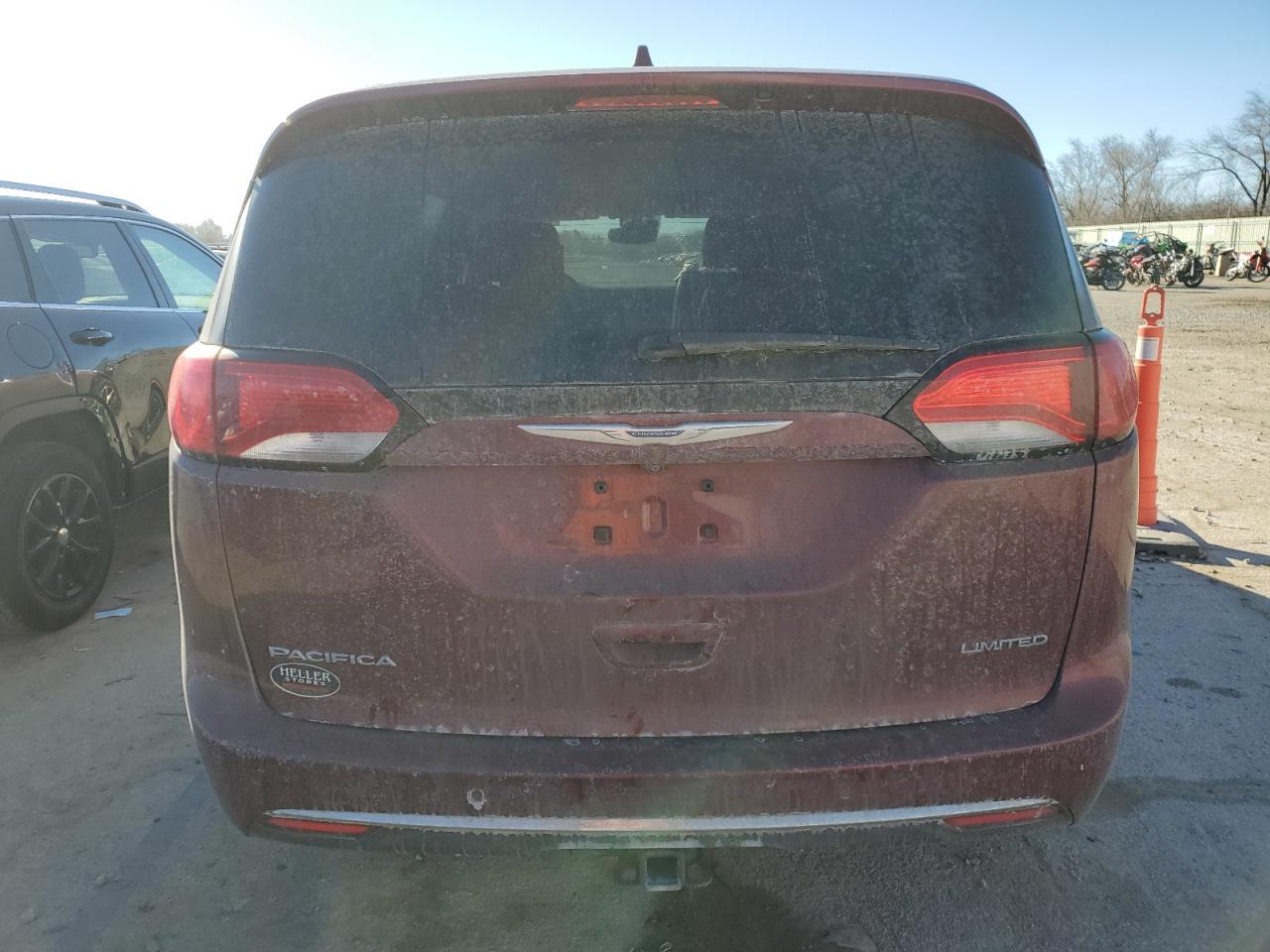 2018 Chrysler Pacifica - Image 6