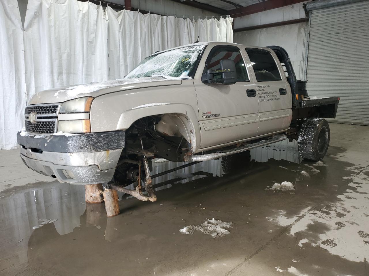 2005 Chevrolet Silverado - Image 1