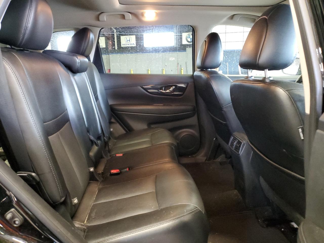 2017 Nissan Rogue - Image 11