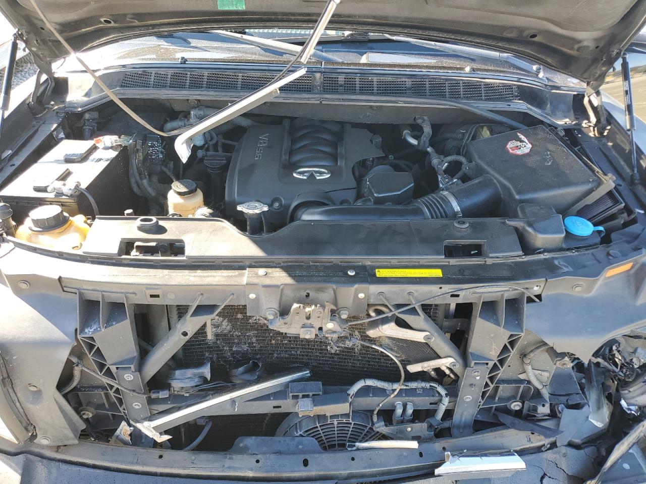 2004 Infiniti QX56 - Image 12