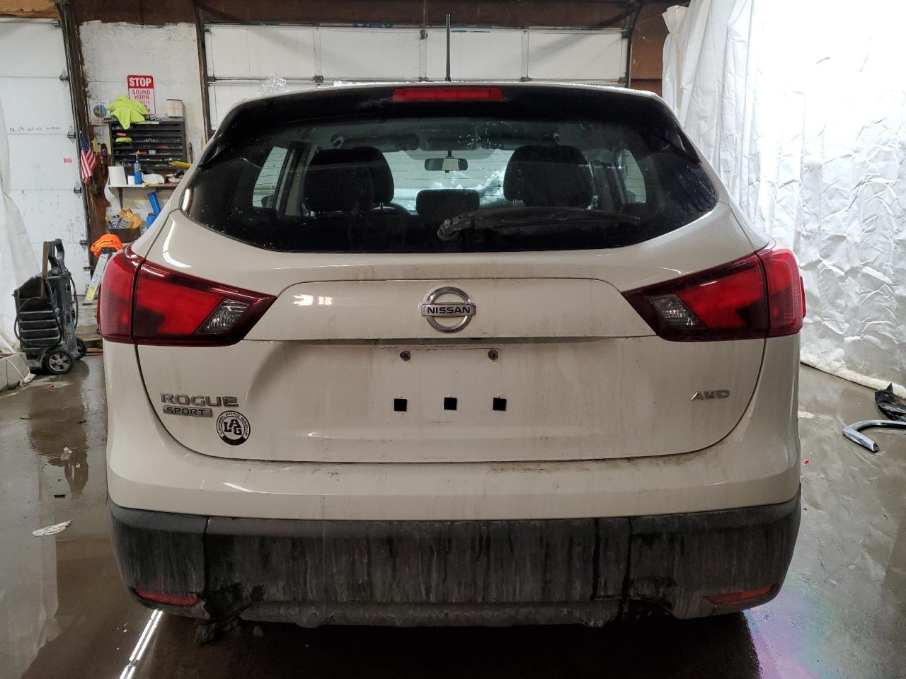 2017 Nissan Rogue - Image 6