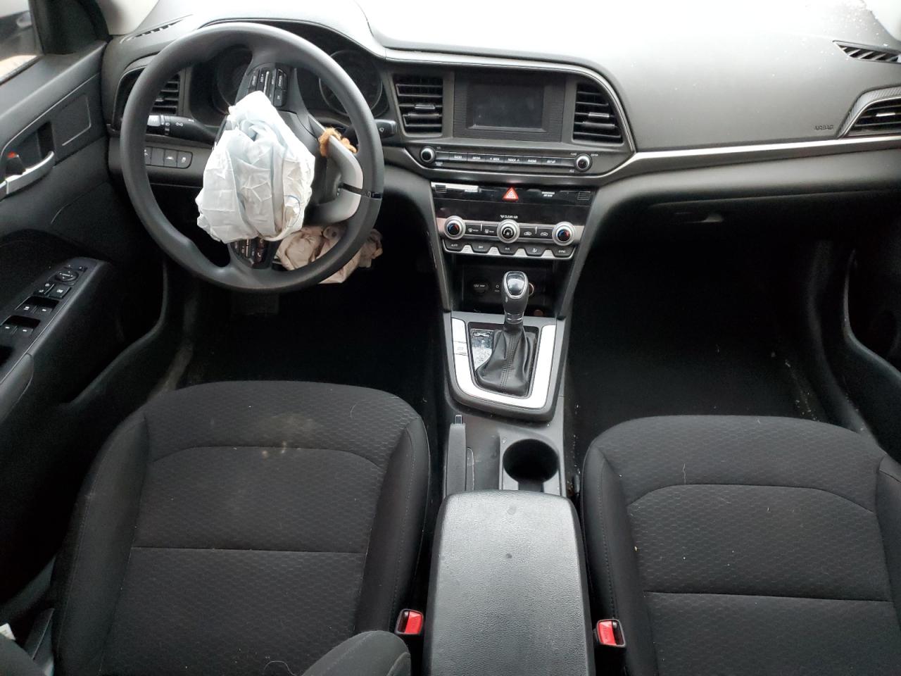 2020 Hyundai Elantra - Image 8