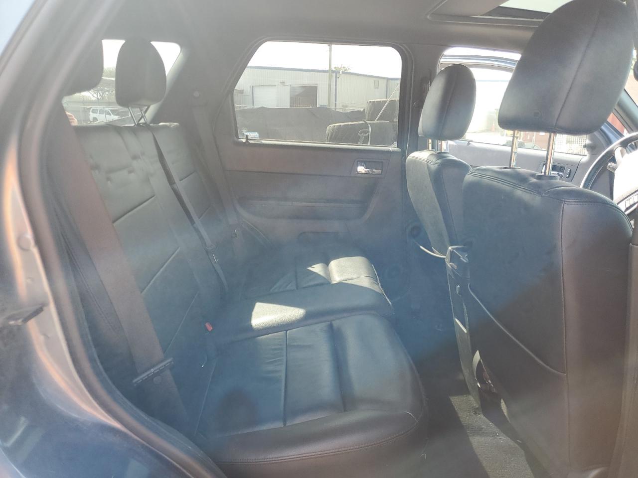 2011 Ford Escape - Image 11