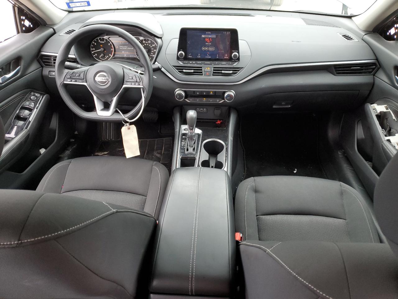 2021 Nissan Altima - Image 8