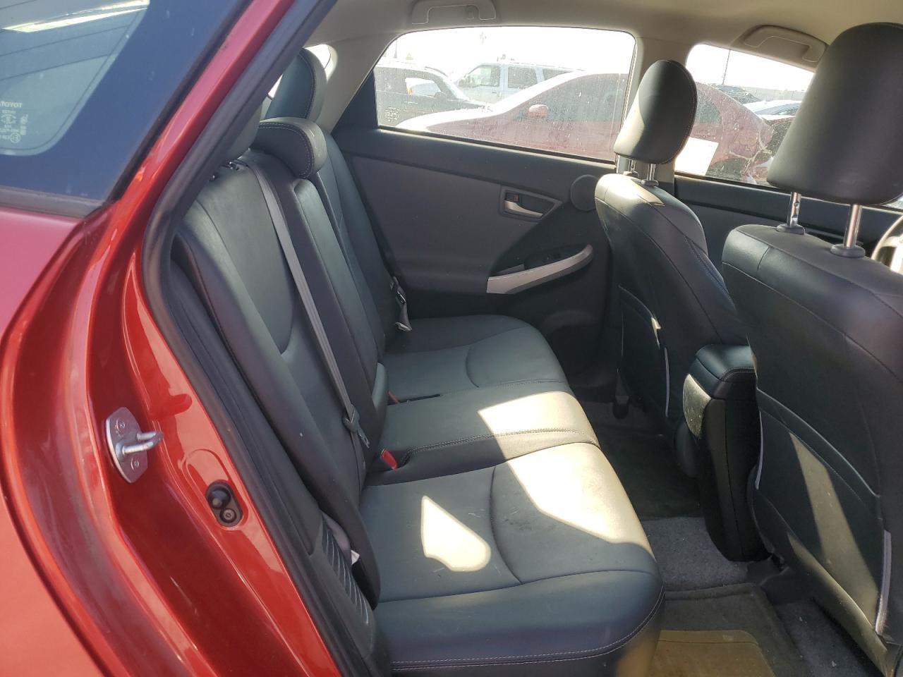 2013 Toyota Prius - Image 10