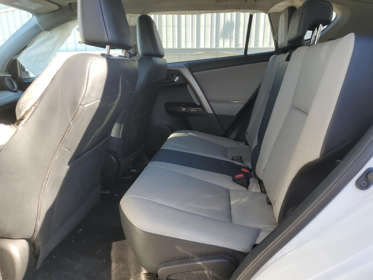 2017 Toyota RAV 4 - Image 11