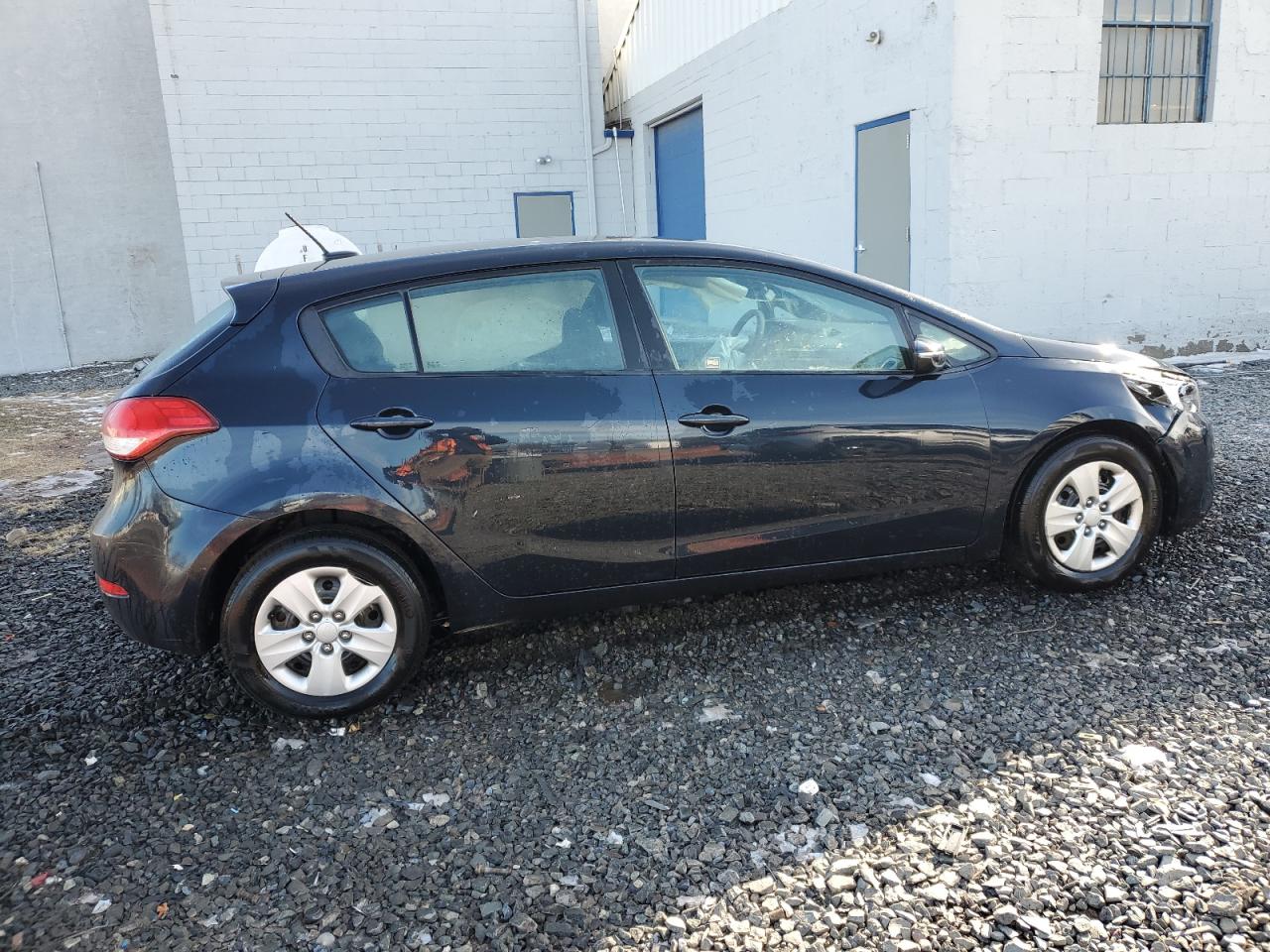 2017 Kia Forte - Image 3