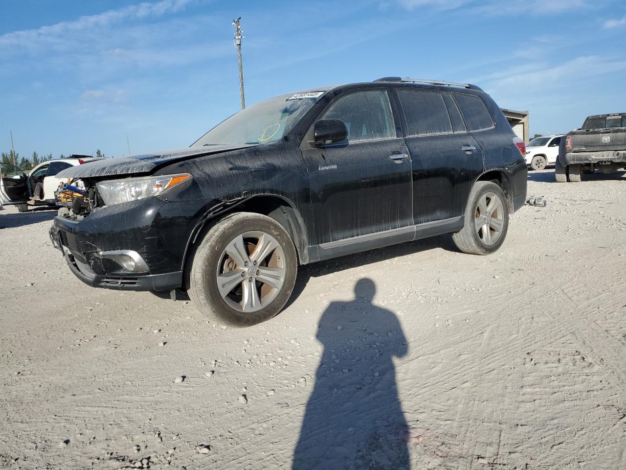 2013 Toyota Highlander - Image 1