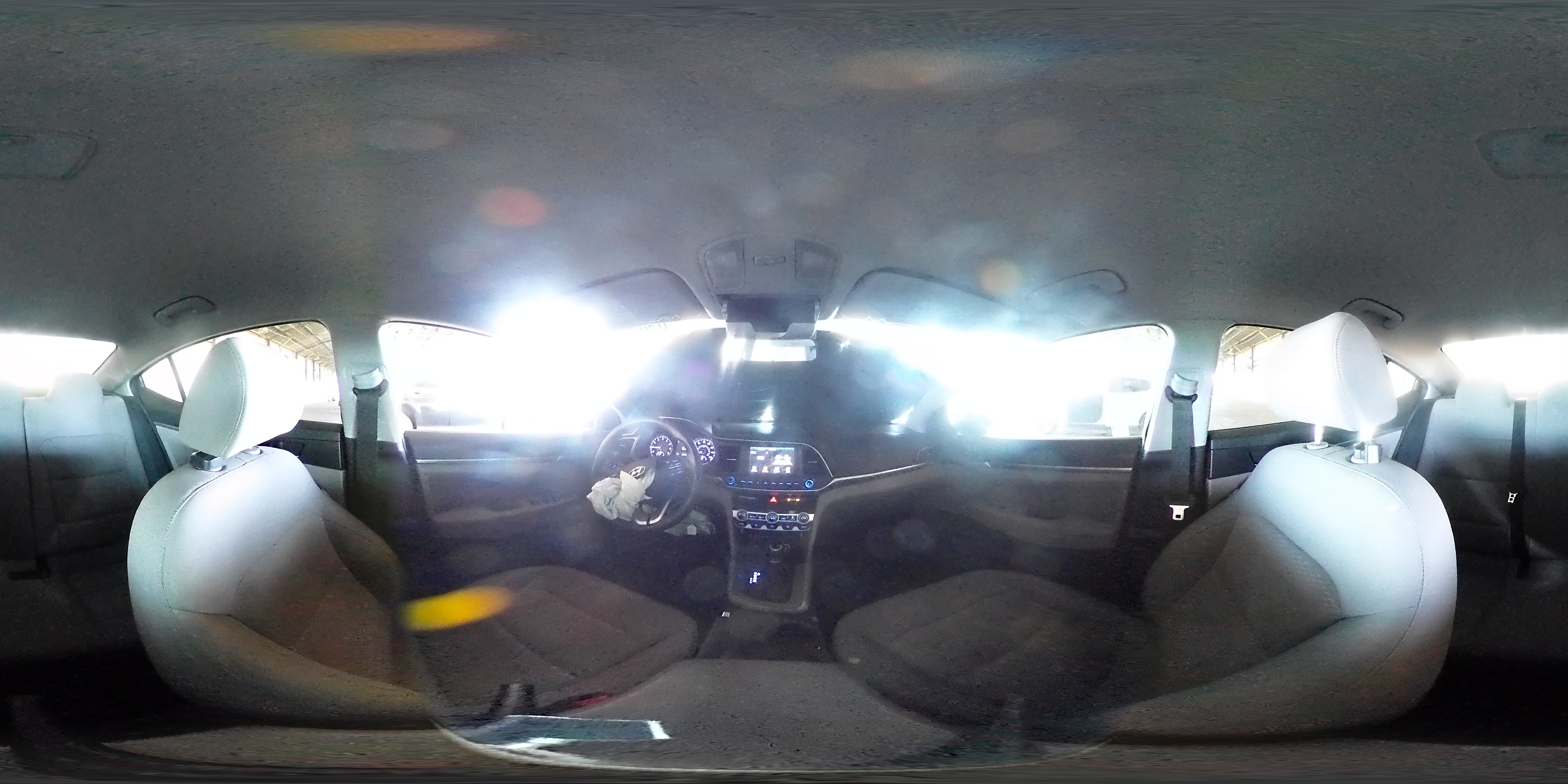 2020 Hyundai Elantra - Image 13