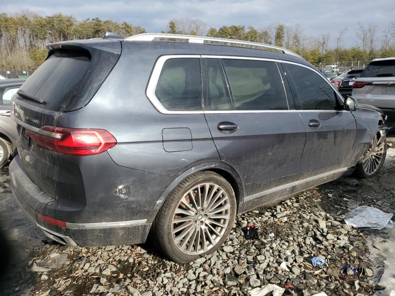 2021 BMW X7 - Image 3