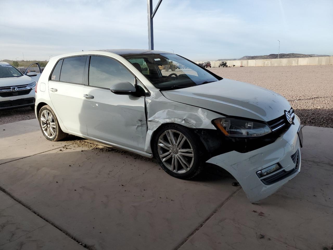2015 Volkswagen Golf - Image 4