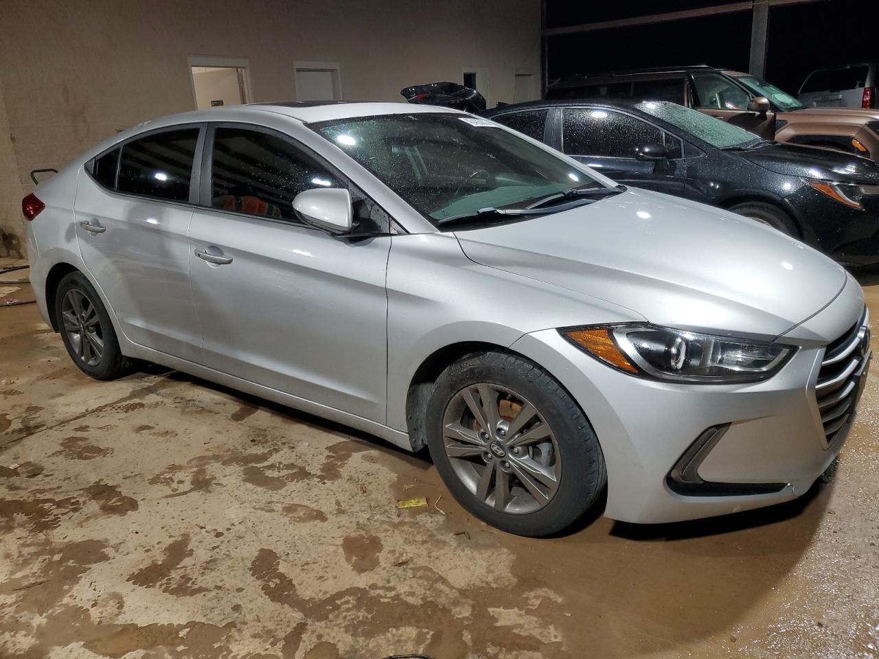 2017 Hyundai Elantra - Image 4
