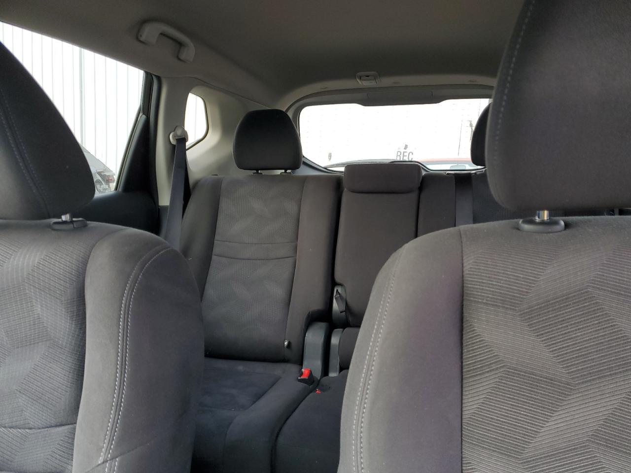2015 Nissan Rogue - Image 10