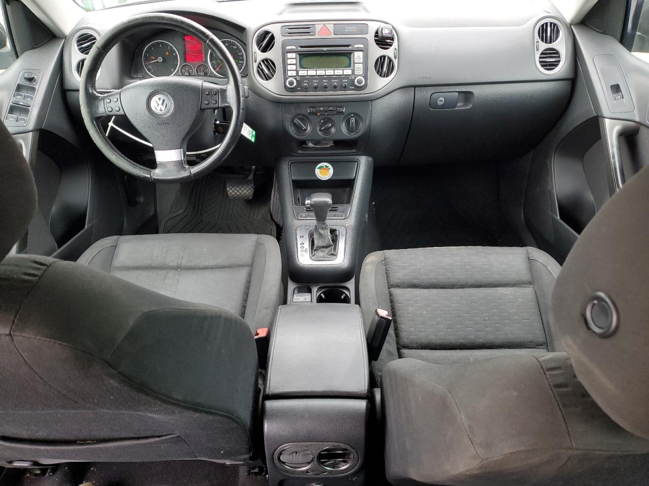 2009 Volkswagen Tiguan - Image 8