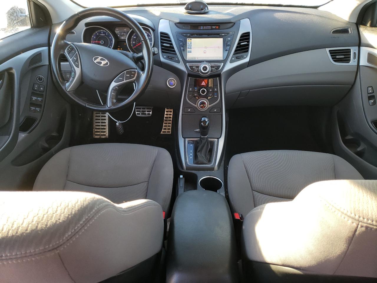 2016 Hyundai Elantra - Image 8