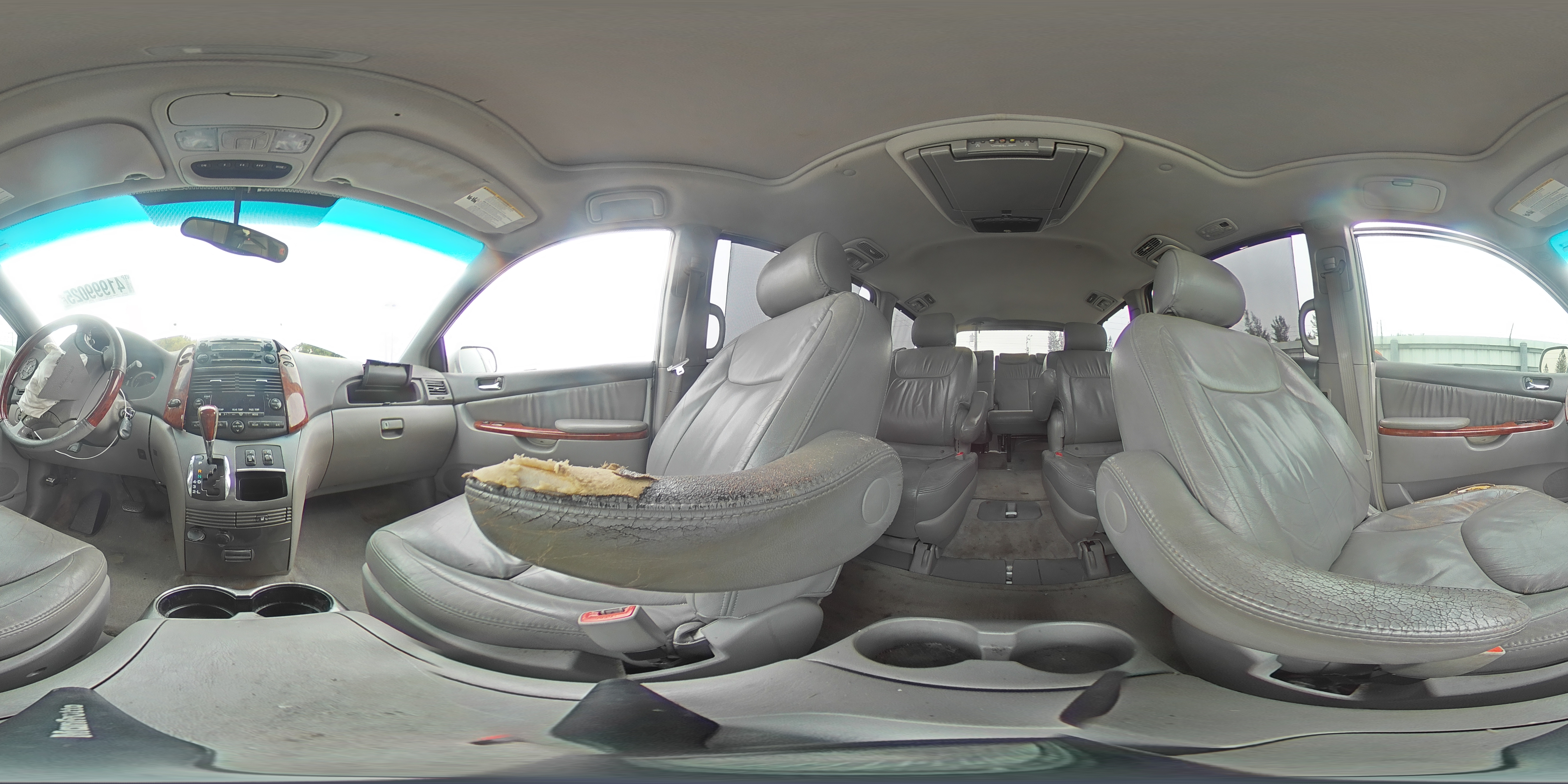 2005 Toyota Sienna - Image 13