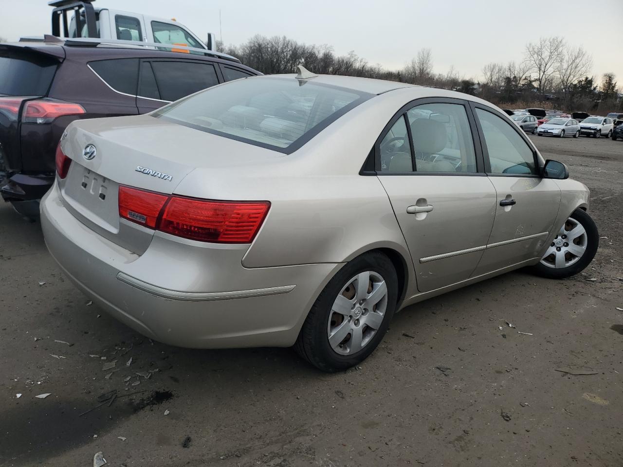 2010 Hyundai Sonata - Image 3