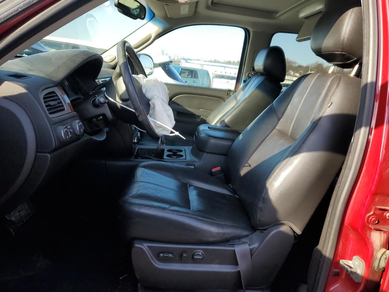 2013 Chevrolet Suburban - Image 7