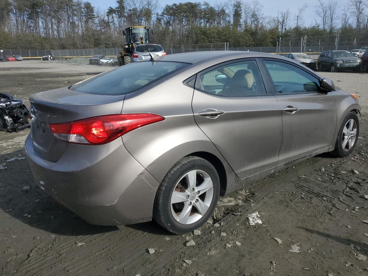 2013 Hyundai Elantra - Image 3