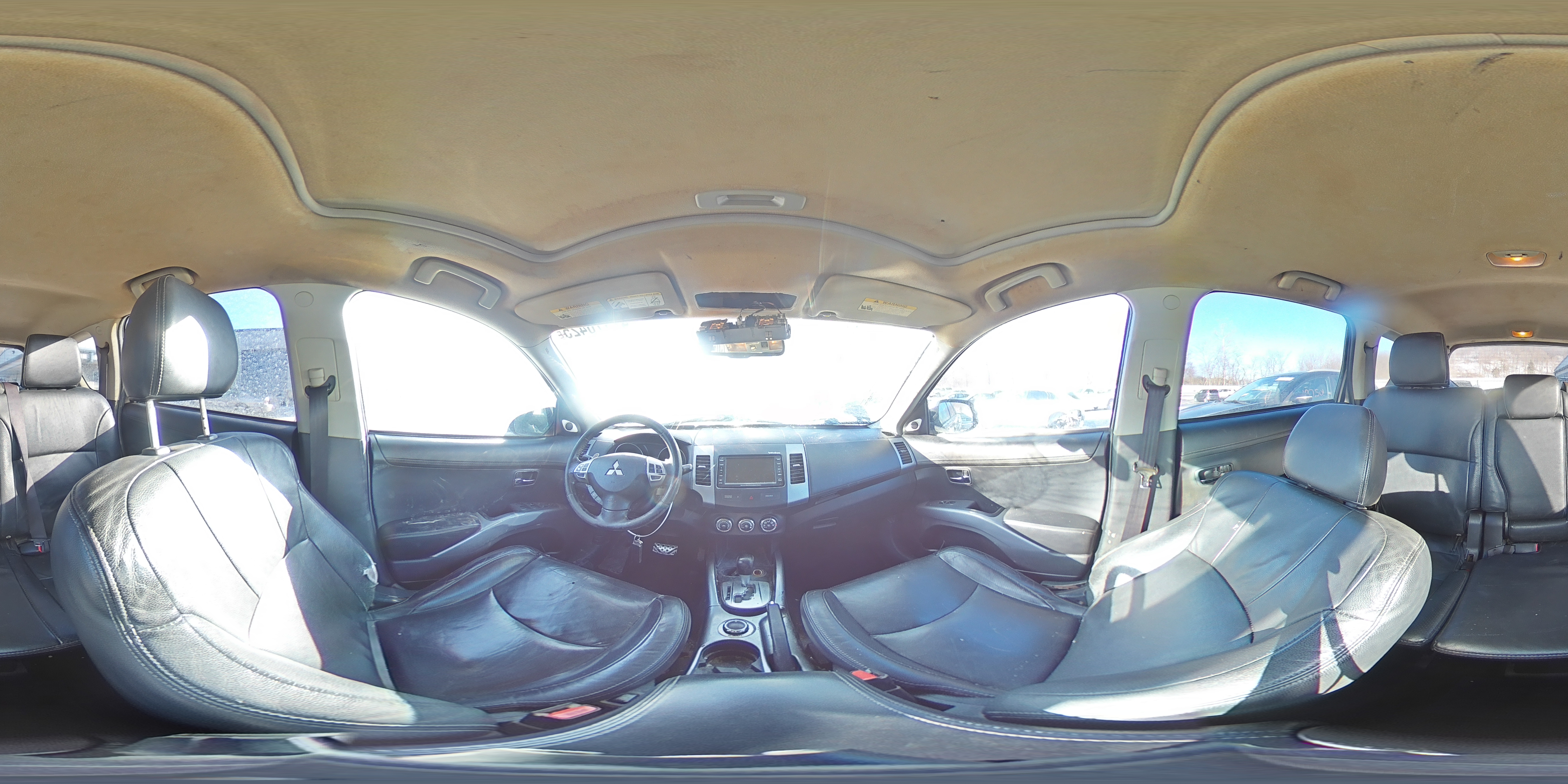 2012 Mitsubishi Outlander - Image 15