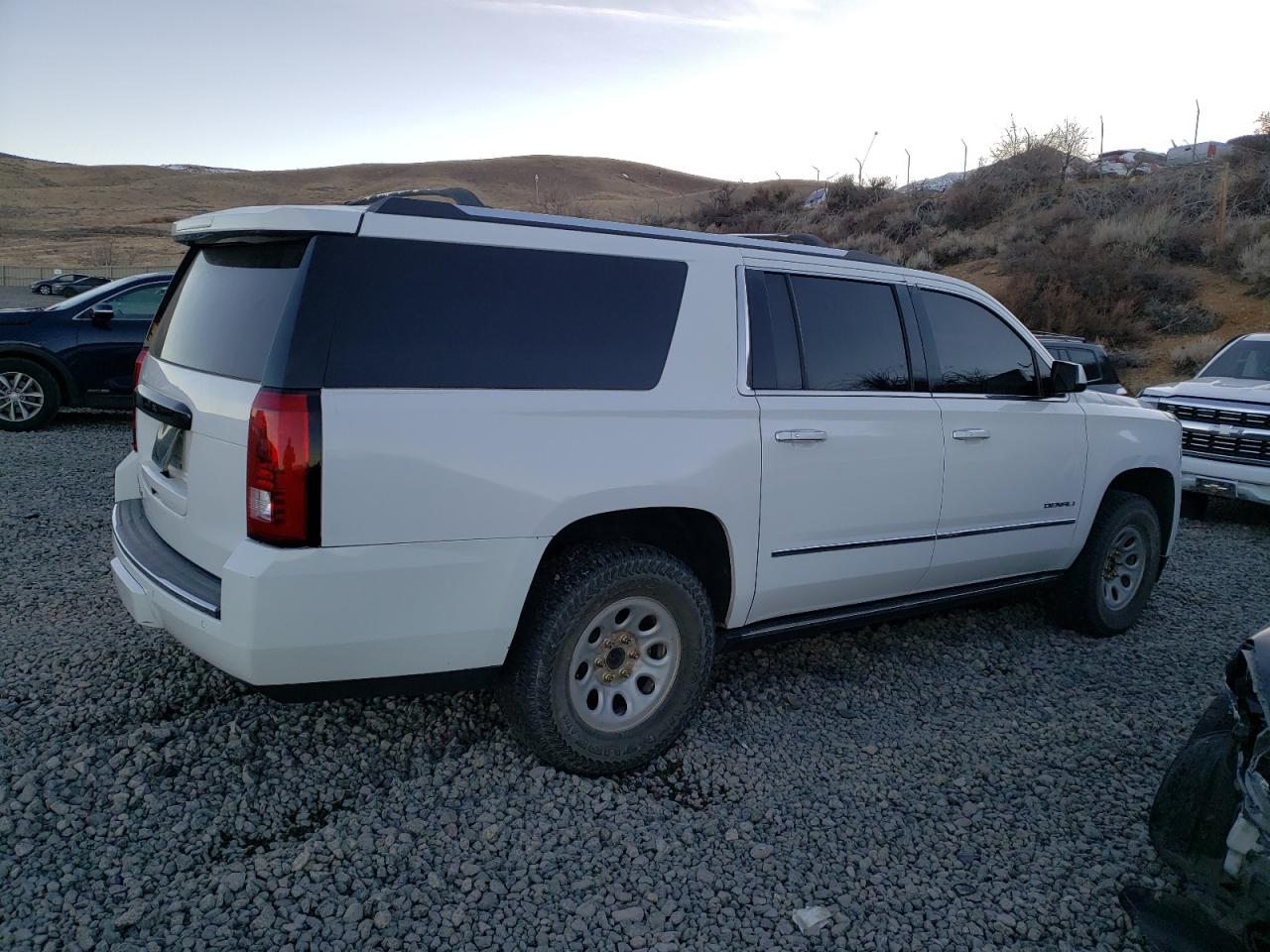 2015 GMC Yukon - Image 3