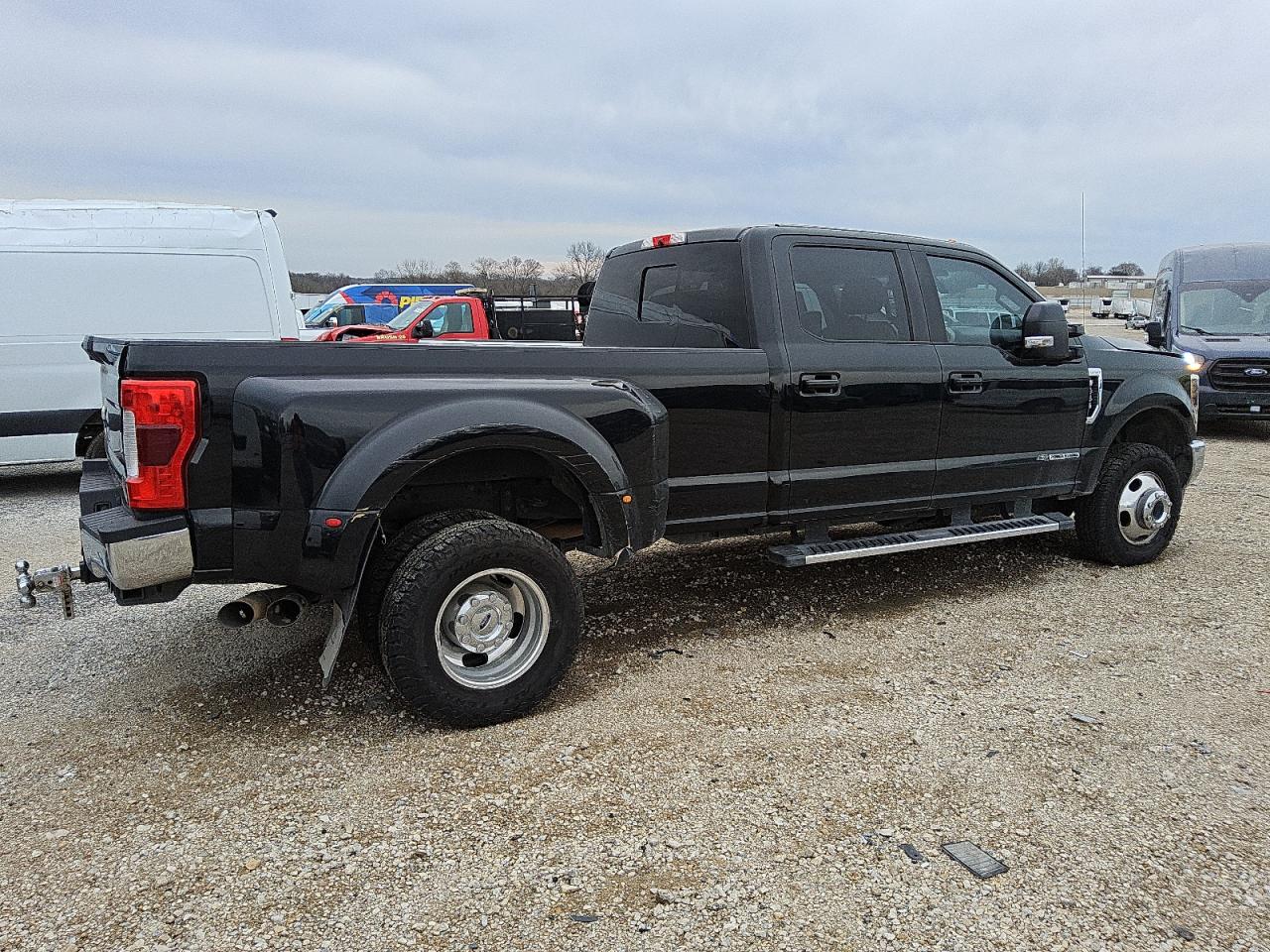 VIN 1FT8W3DT3JEB95863 2018 FORD F350 no.3