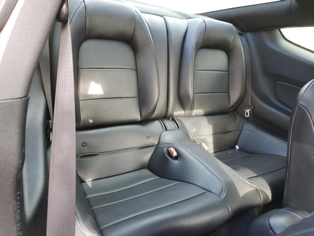 2016 Ford Mustang - Image 10