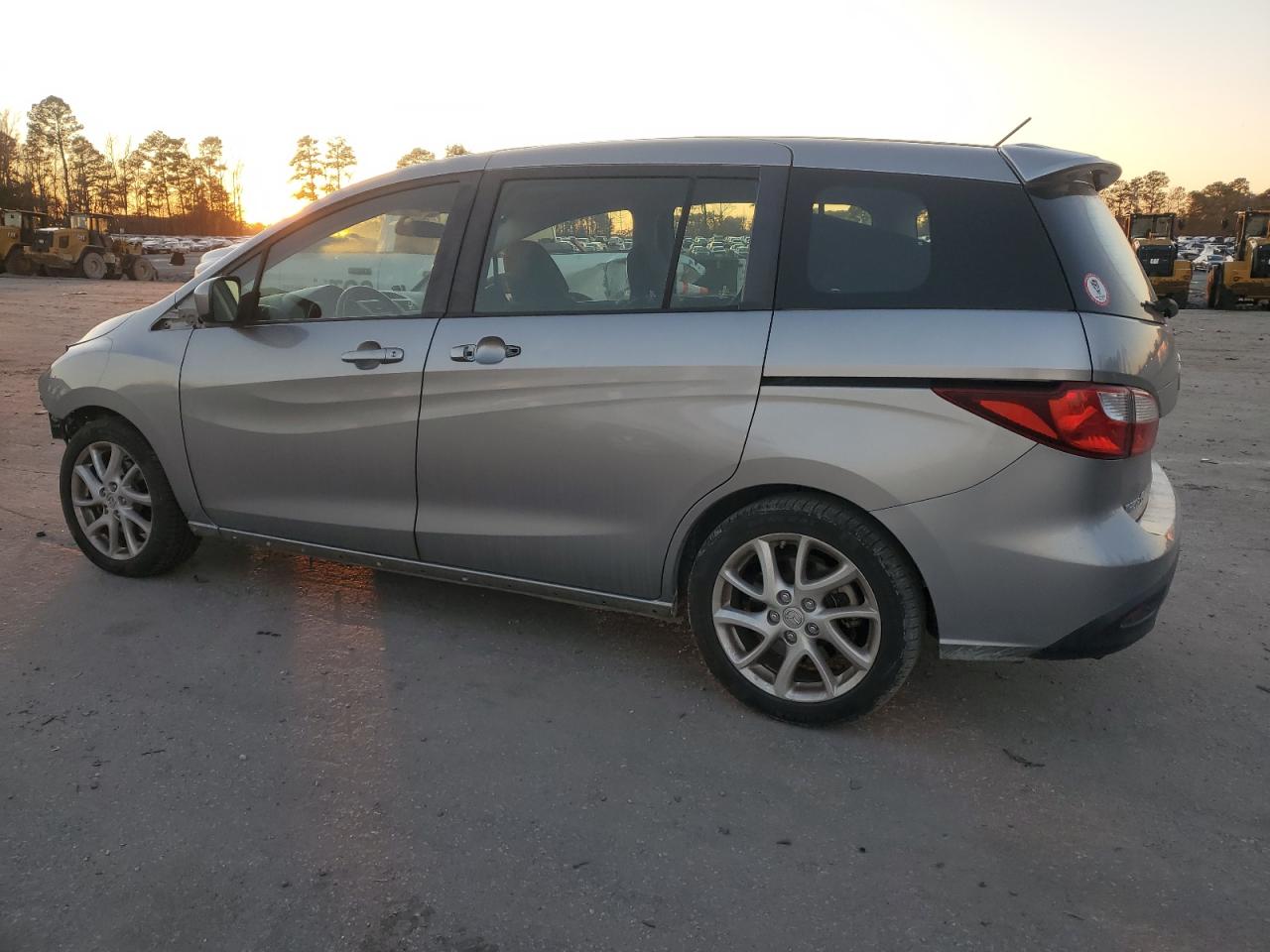 2012 Mazda 5 - Image 2