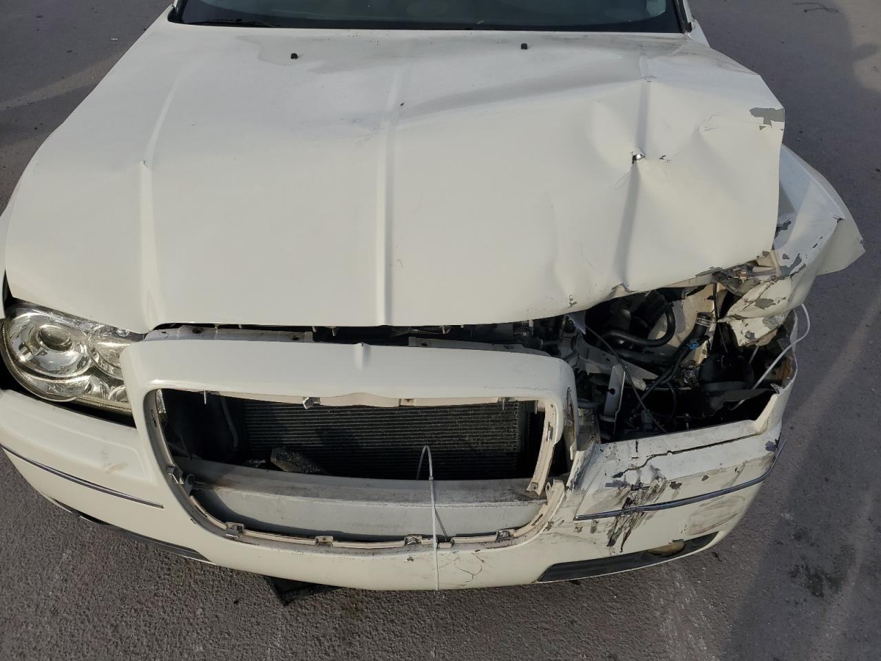 2007 Chrysler 300 - Image 11