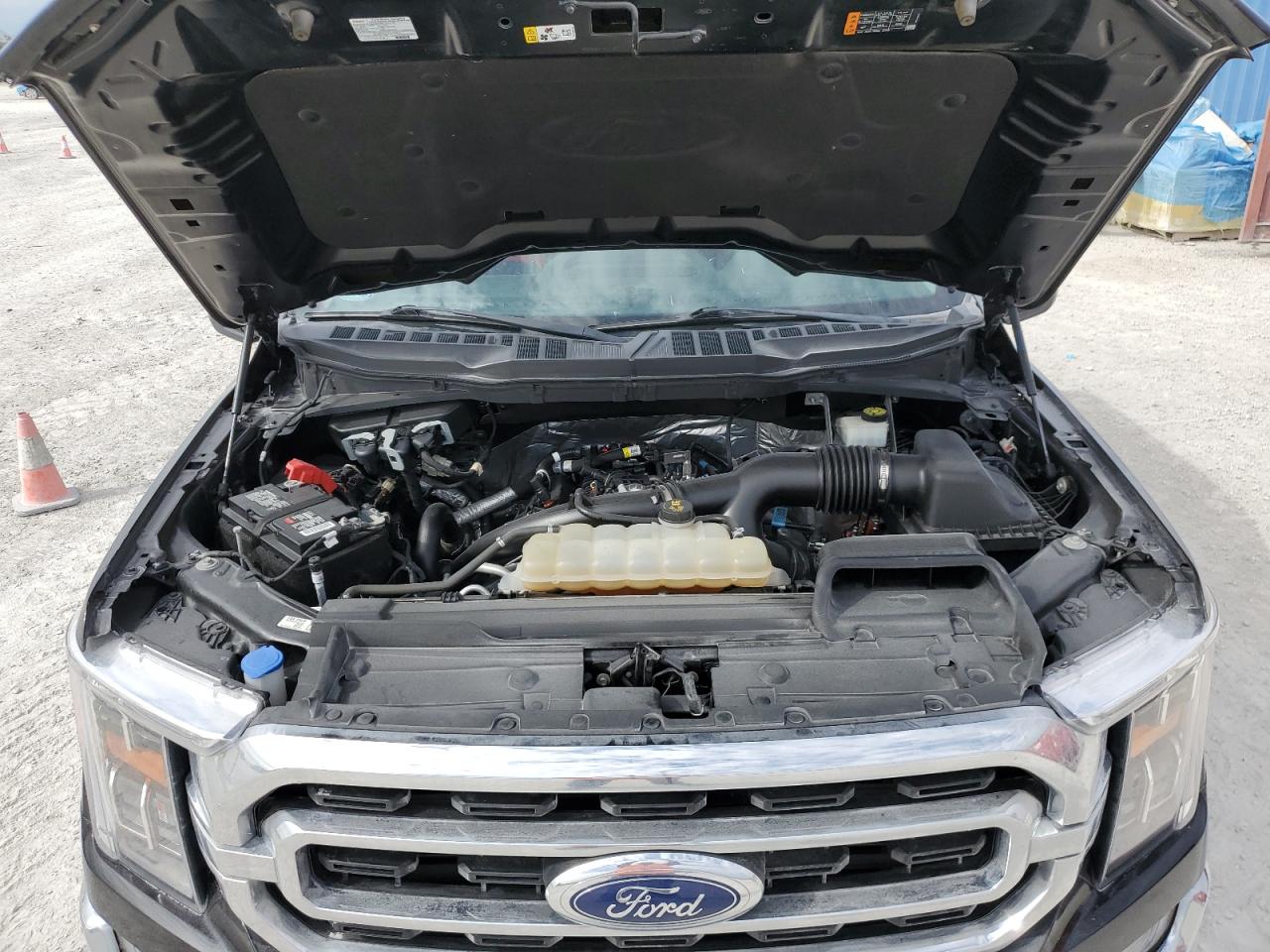 2022 Ford F-150 - Image 11