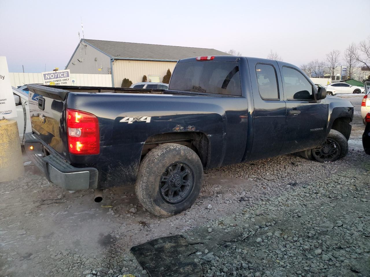 2010 Chevrolet Silverado - Image 3