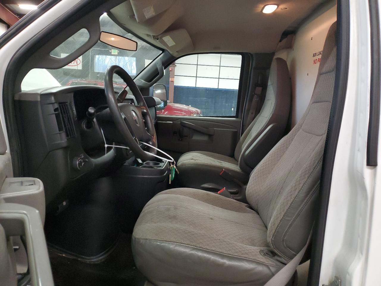 2016 GMC Savana - Image 7