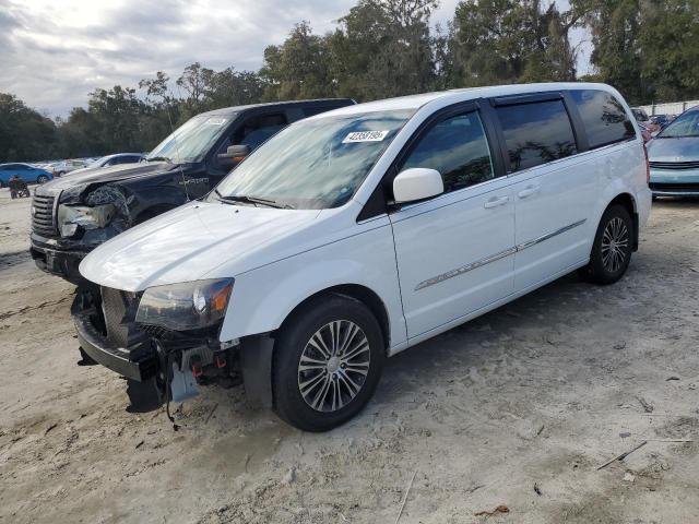 2014 Chrysler Town & Country S