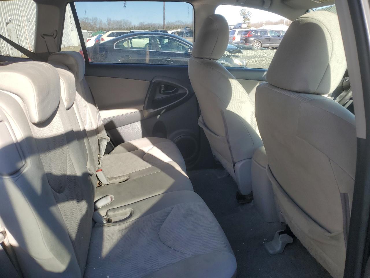 2011 Toyota RAV 4 - Image 11