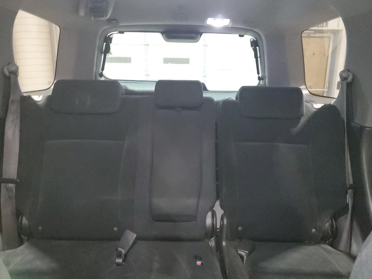 2005 Honda CR-V - Image 10