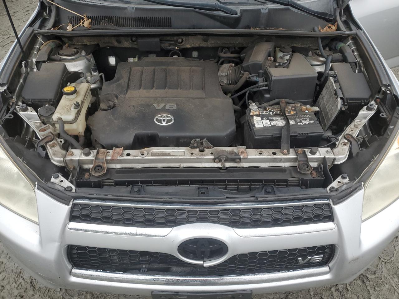 2010 Toyota RAV 4 - Image 11
