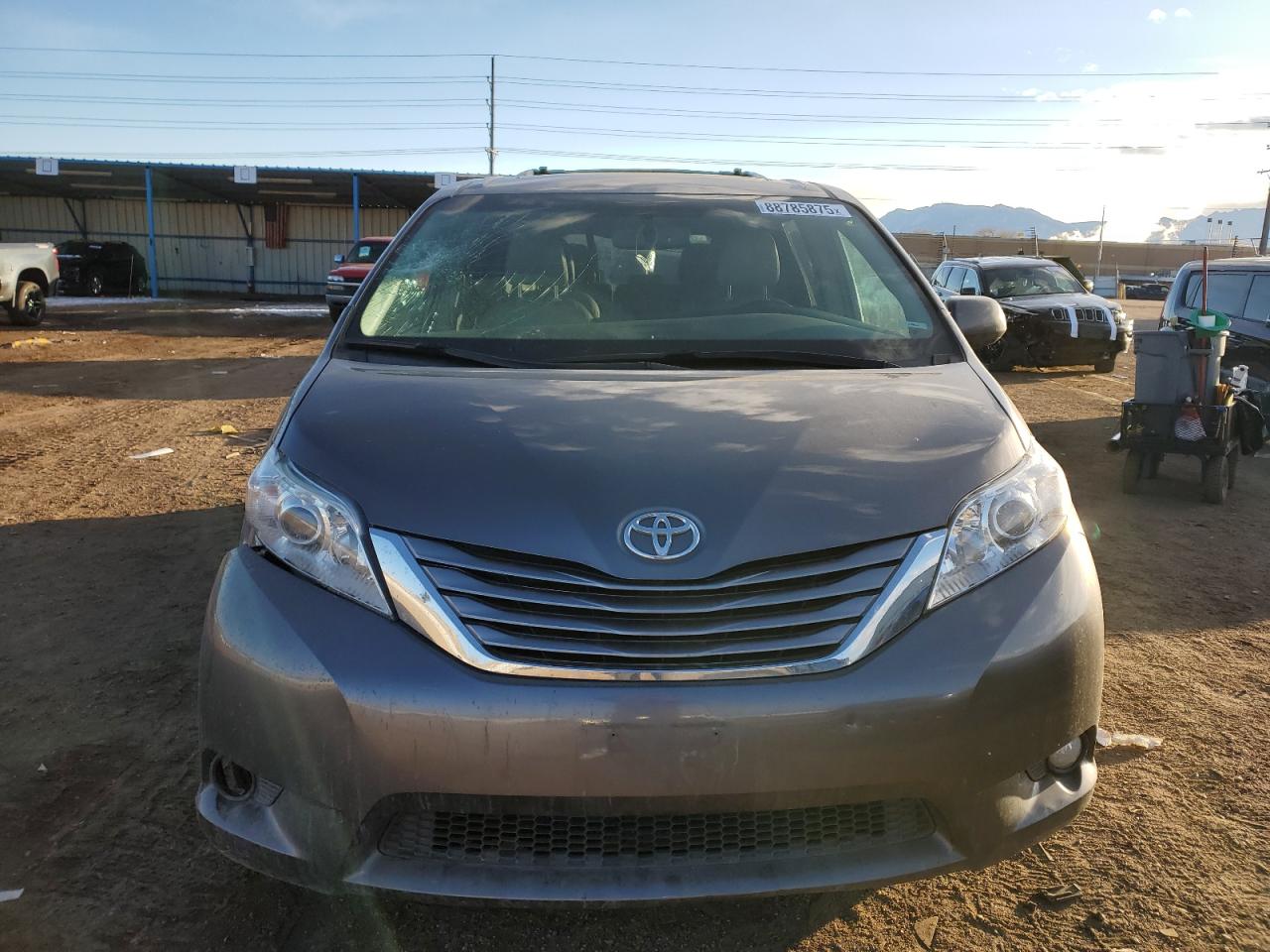 2017 Toyota Sienna - Image 5