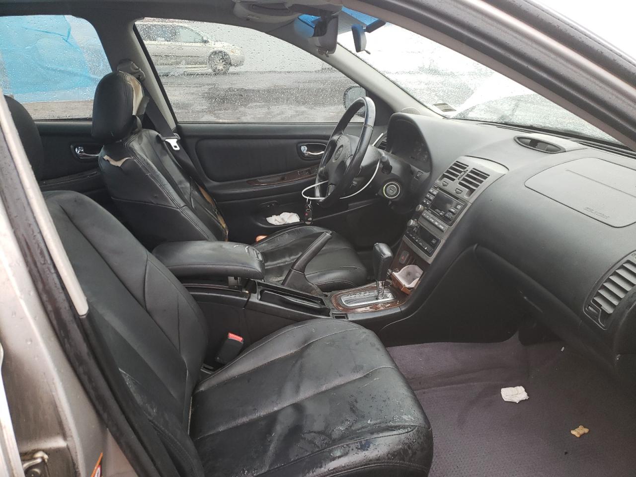 2000 Nissan Maxima - Image 7