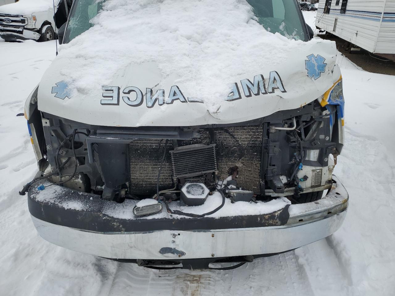 2010 Chevrolet Express - Image 12