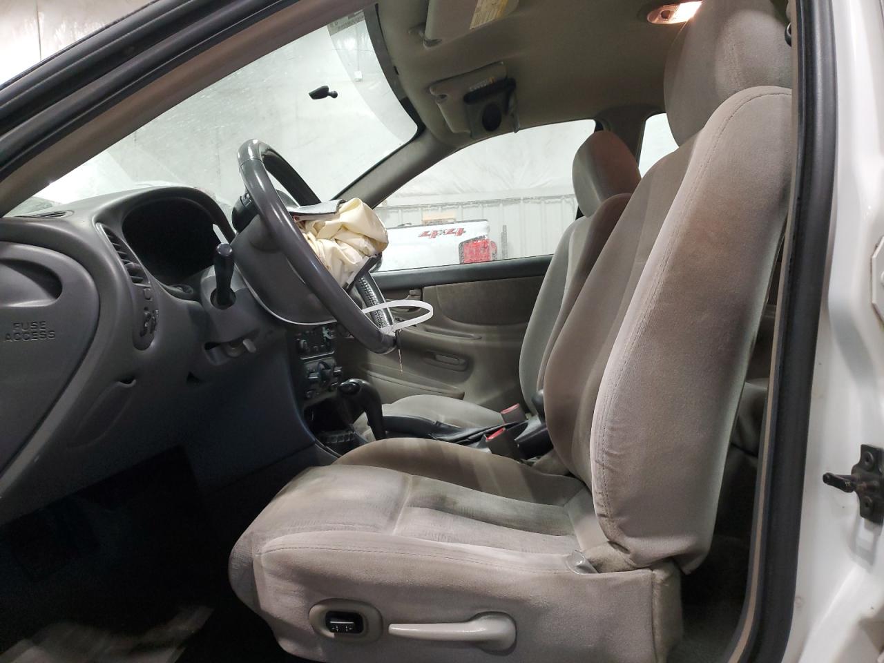 2004 Oldsmobile Alero - Image 7