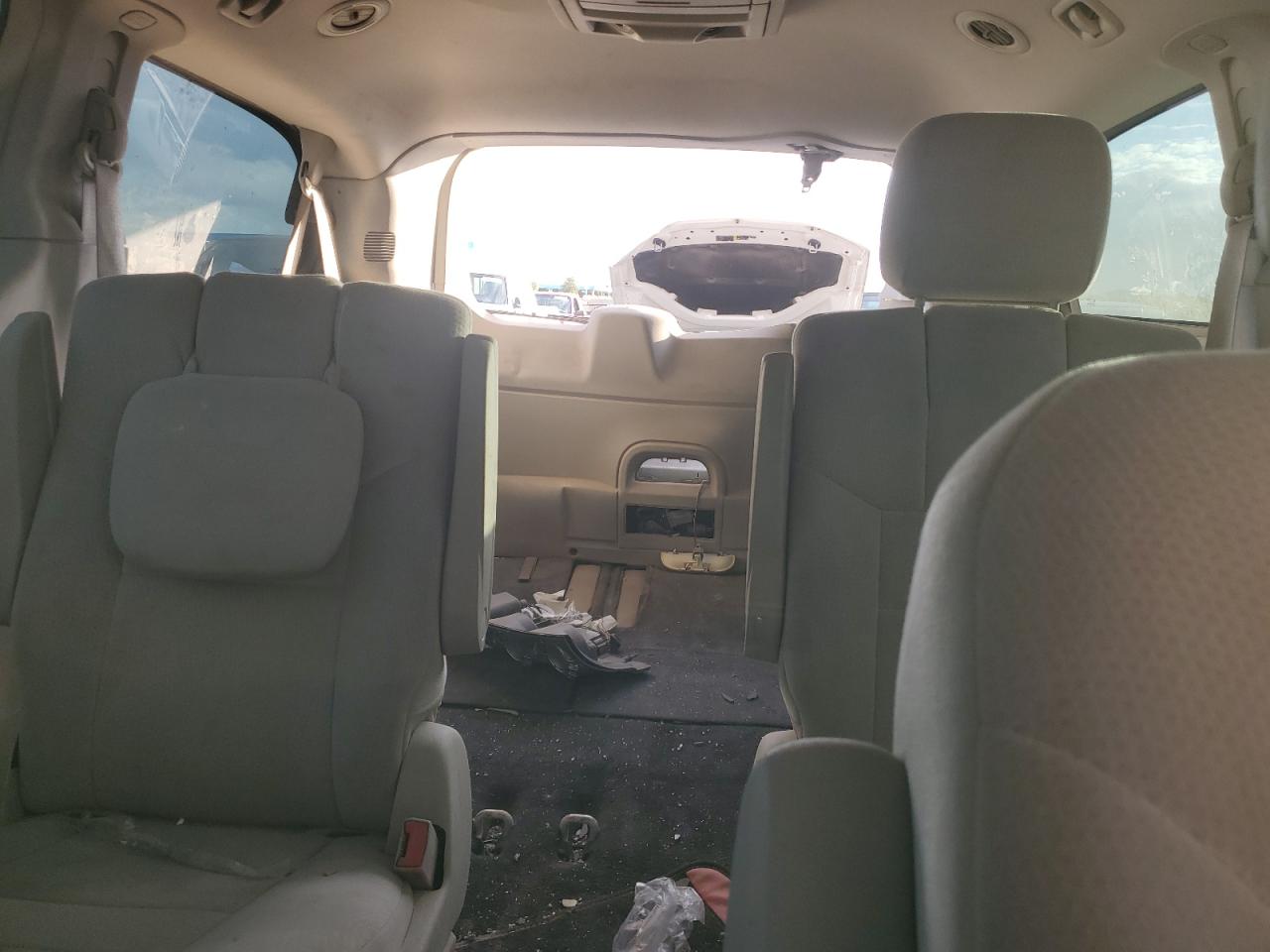 2011 Dodge Caravan - Image 10