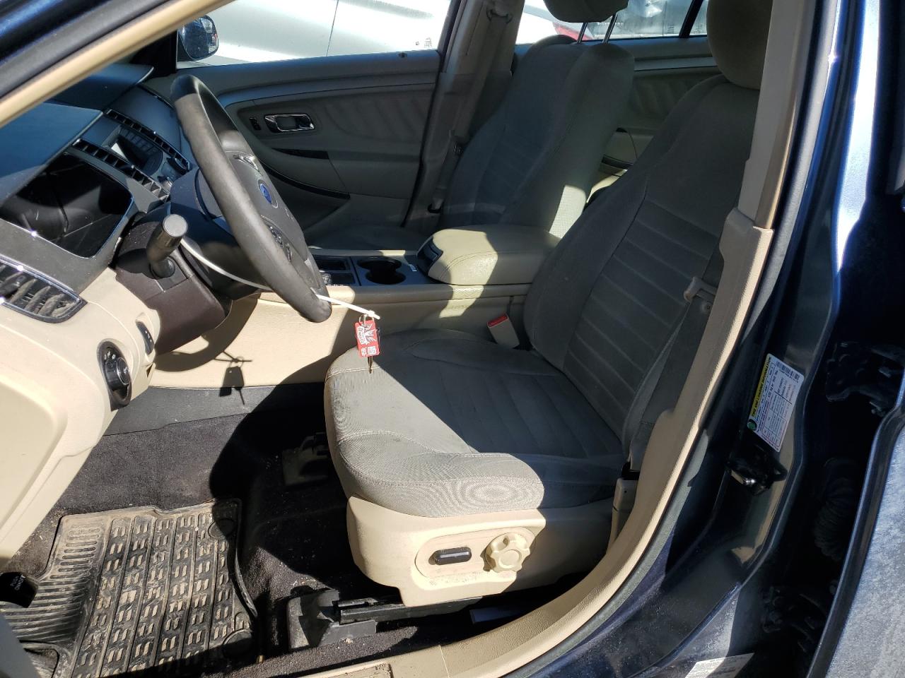 2018 Ford Taurus - Image 7