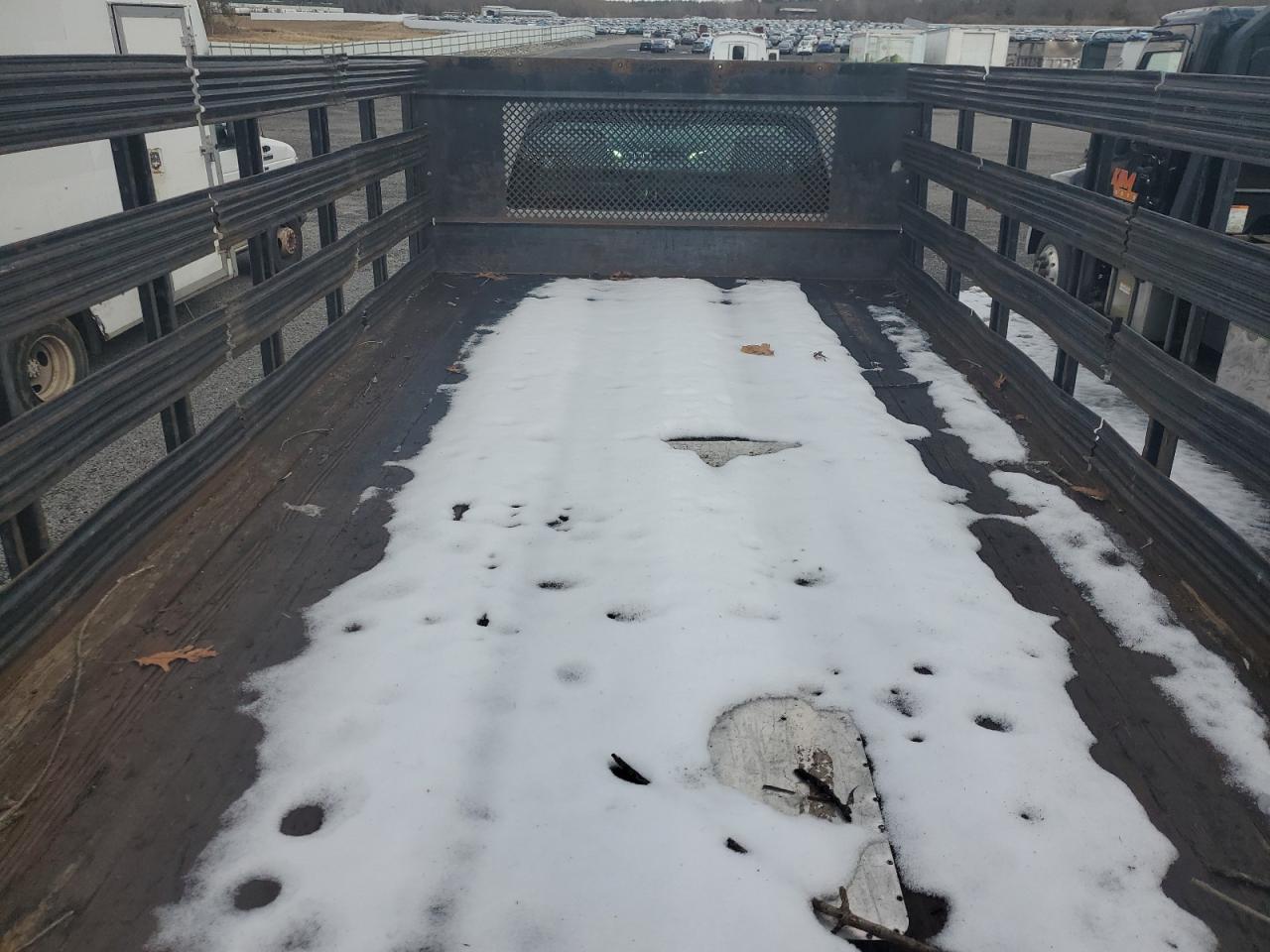 2016 Ford F550 - Image 10