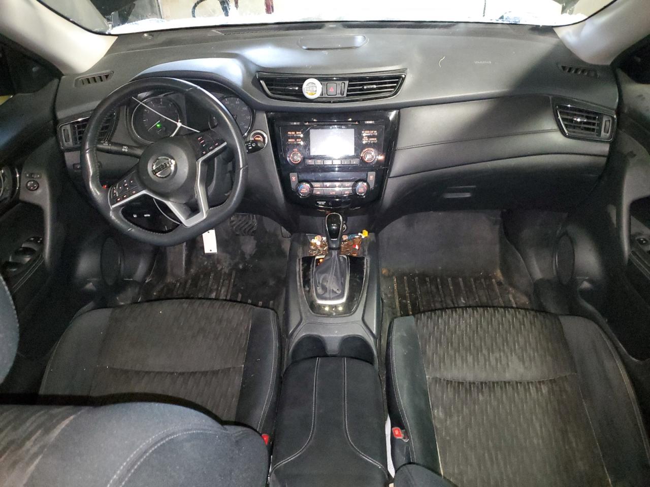 2017 Nissan Rogue - Image 8