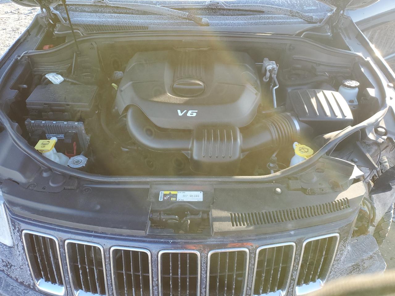 2014 Jeep Grand Cherokee - Image 12