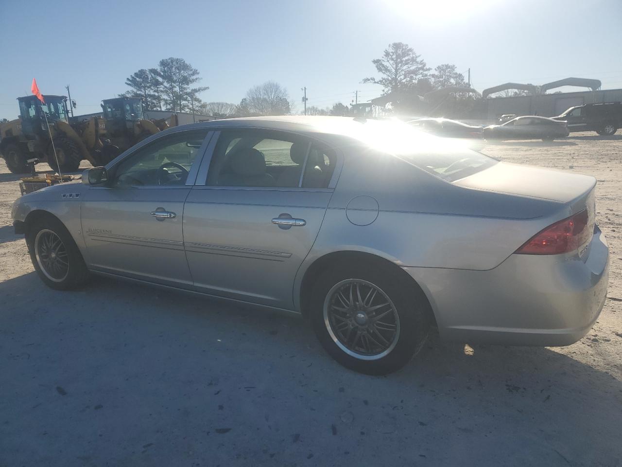 2006 Buick Lucerne - Image 2