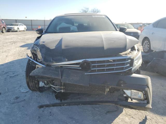 Седаны VOLKSWAGEN PASSAT 2016 Черный