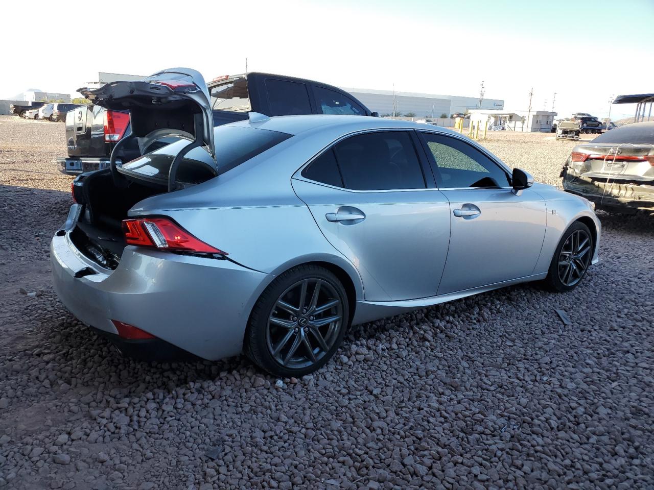 2016 Lexus IS - Image 3